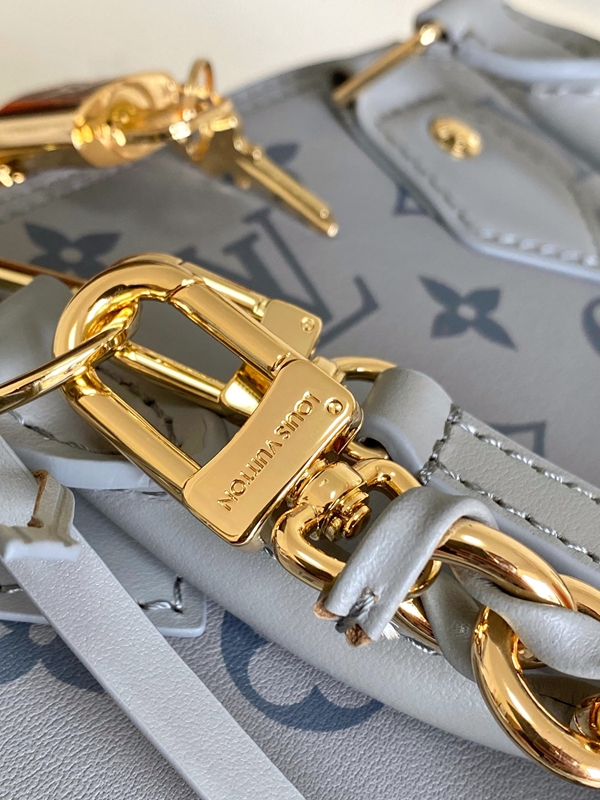 ルイヴィトンバッグ角部分ディテール